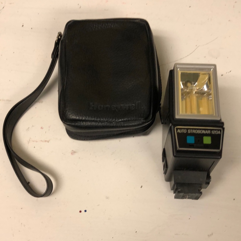 Vintage Honeywell‎ Auto Strobonar 120A Flash with Case